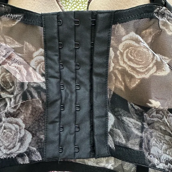 36D corset bra Victoria’s Secret - Picture 5 of 10